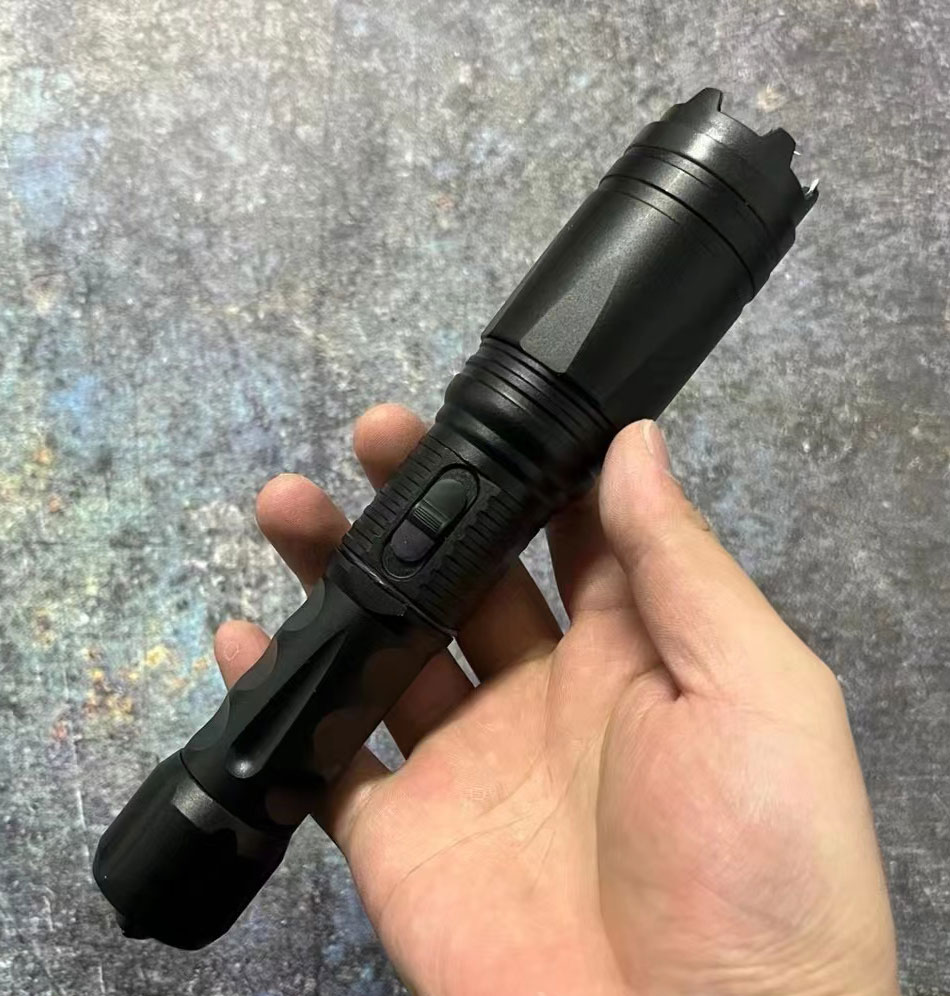 黑鹰X4防身电棒